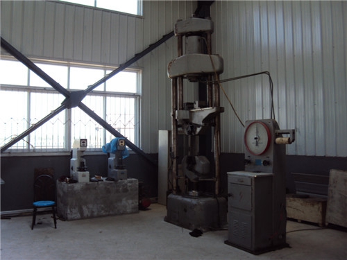 液压万能试验机